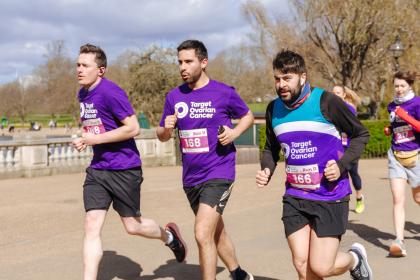 Target Ovarian Cancer supporters running together