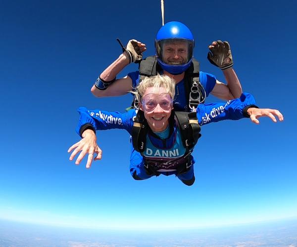 A Target Ovarian Cancer supporter taking part in a tandem skydive