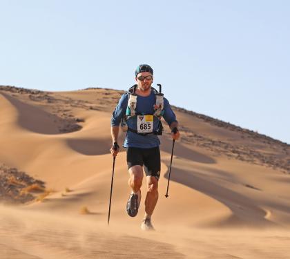 A Target Ovarian Cancer fundraiser trekking in the Sahara Desert
