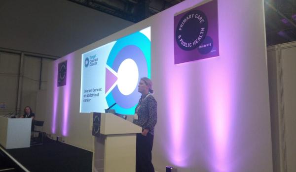 Dr Barber presenting a talk on ovarian cancer